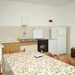 Family Friendly Seaside Nevidjane, Pasman - 8394 Apartament Neviđane