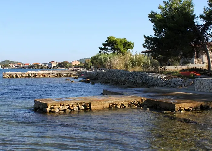 Family Friendly Seaside Nevidjane, Pasman - 8394 アパート
