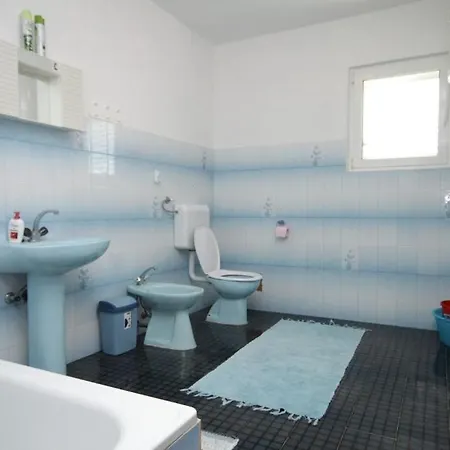 Family Friendly Seaside Nevidjane, Pasman - 8394 アパート Neviđane