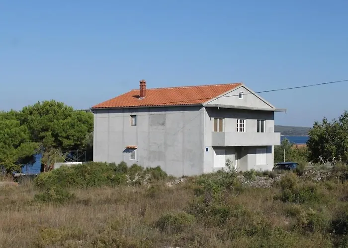 Family Friendly Seaside Nevidjane, Pasman - 8394 아파트 Neviđane