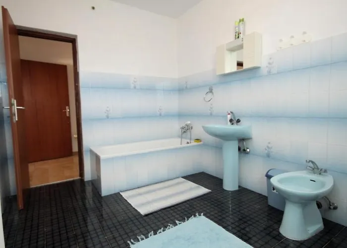 Family Friendly Seaside Nevidjane, Pasman - 8394 아파트 Neviđane